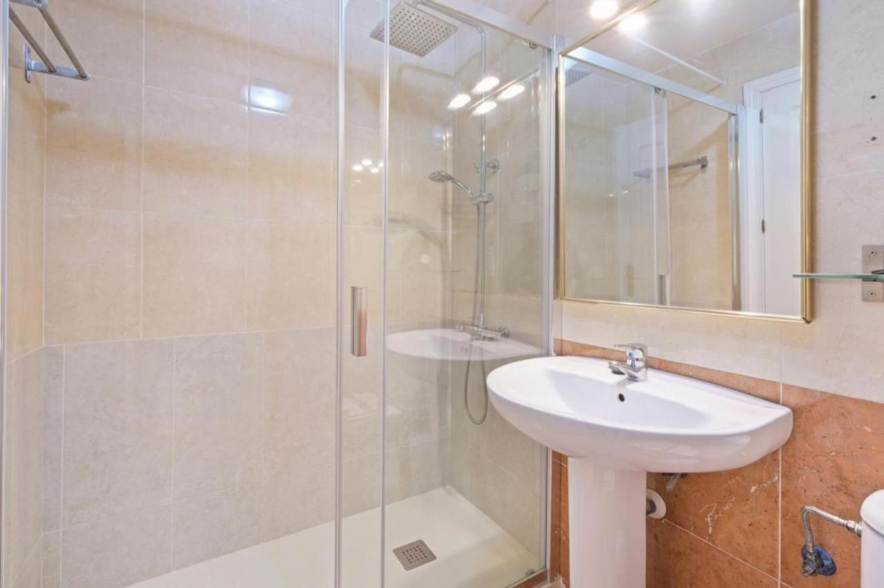 Apartamento En Calle Cuarteles De Dos Habitaciones Малага Екстер'єр фото